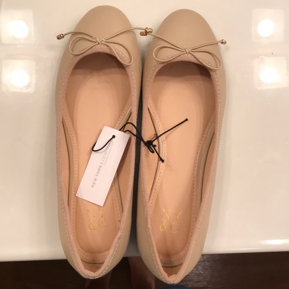 NWT nude flats